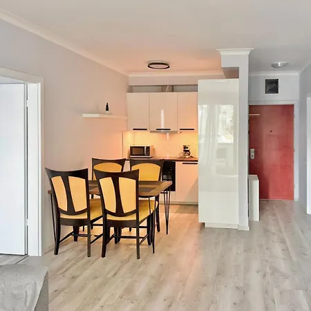 Apartment Marina Pearl Luxury Riverside With Parking And Terrace